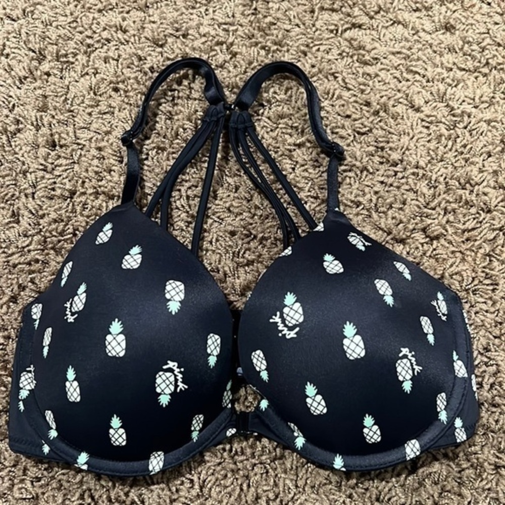 Pink by Victorias Secret Pineapple front closure 32 D Bra black